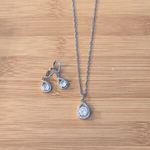 Elegant Silver Necklace and Earring Set